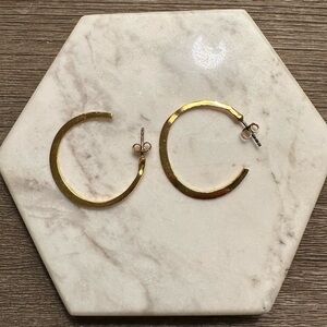 Elegant Gold Hoop Earrings